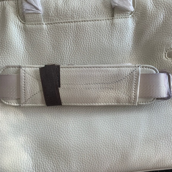 Pierre Belvedere Laptop Bag in Iridescent Cream Pebbled Leather. New - Picture 8 of 9